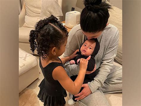 Kylie Jenner Enjoys Day Out With Kids Stormi Aire Theprint Anifeed