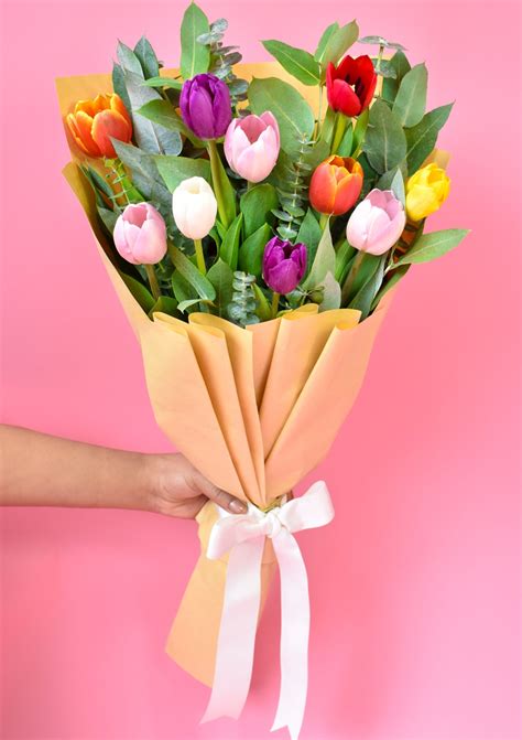 Ramo Premium De 10 Tulipanes Florería Bloom