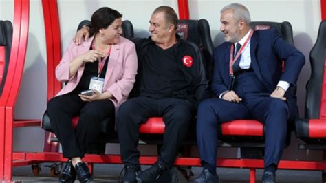 Galatasaray'da medya sorumlusu hande sümertaş görevinden ayrıldı. Hande Sümertaş ve Bülent Bayraktar kimdir? | Goal.com