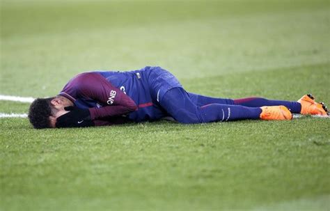 PSG Neymar Avoue Qu En Plus De Sa Fracture Au Pied Il Avait Aussi