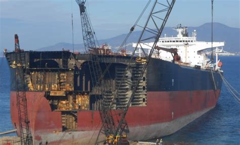 China Ship Breaking Industry Swimming Through Troubled Waters