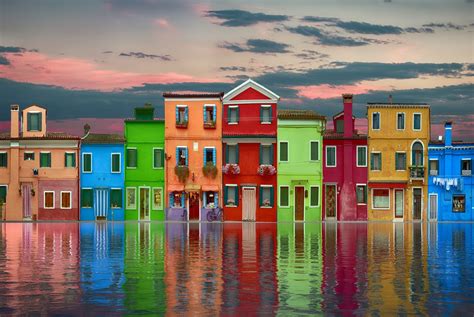 Colorful Houses Reflecting In The Water 5k Retina Ultra Fondo De