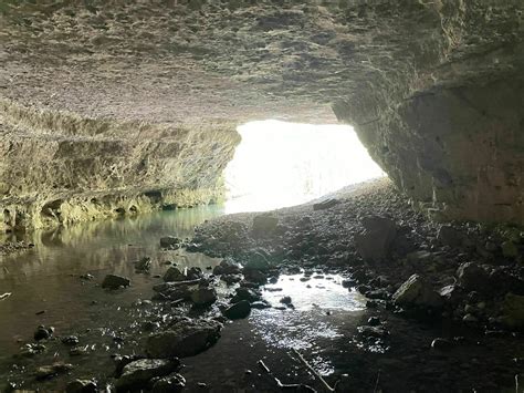 Hike To These Hidden Caves In Missouri For An Unforgettable Adventure