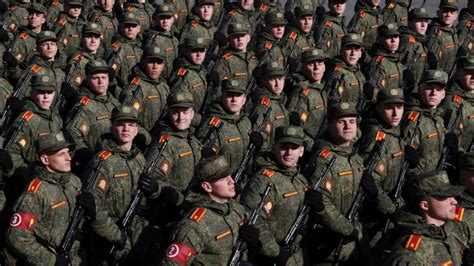 vídeo el ejército ruso lanza una campaña para reclutar ‘a la rusa “sé un hombre de verdad