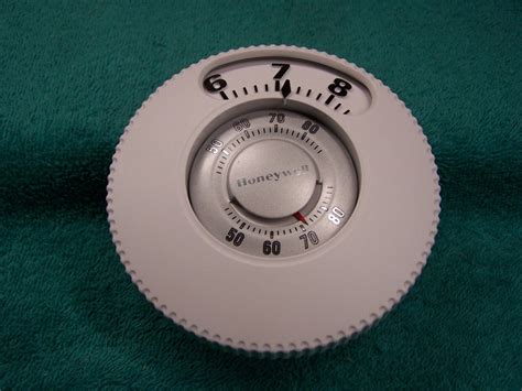 Honeywell T87n1026 Easy To See Round Electronic Manual Thermostat