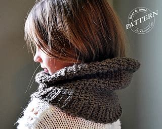 Ravelry Ribbed Edge Cowl Pattern By Sarah Rowley