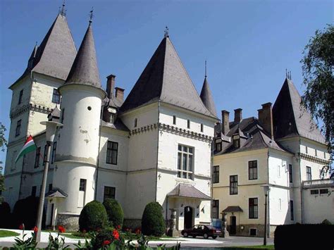 Pár sort szeretnék a barátnőm holnapi névnapjára. "Francia" kastélyok magyar földön - Szép világunk magazin