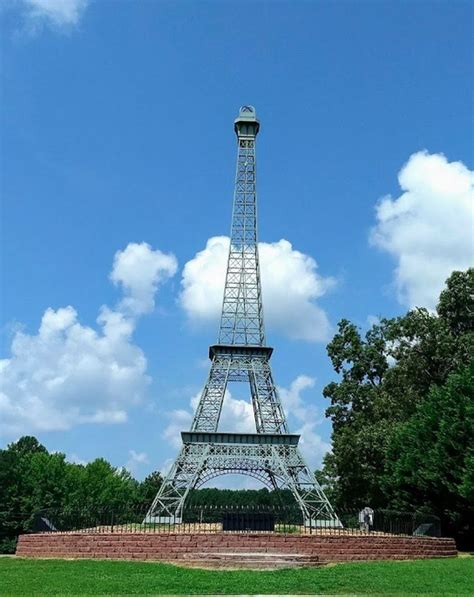 Tennessees Own Eiffel Tower Is A Quintessential Roadside Attraction In
