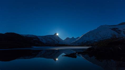 Moon Behind Mountain Reflection Wallpapers Hd Wallpapers Id 14918