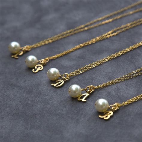 Gold Bridesmaid Jewelry T Set Of 5 Initial Pearl Necklace Etsy