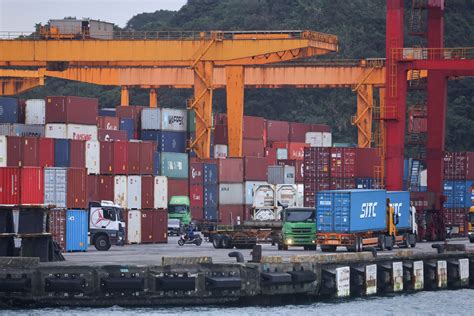 Taiwan Jan Exports Down For 5th Month China Shipments Slump Inquirer