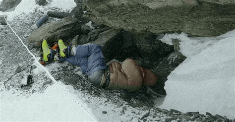 The Creepy Story Of Green Boots The Frozen Corpse On Mt Everest