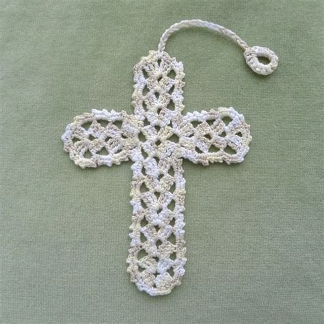The yarn weight can be adjusted. Cross Bookmark - two patterns | Crochet bookmark pattern, Crochet cross, Crochet bookmarks