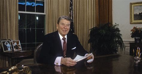 Did Ronald Reagan Always Wear A Jacket In The Oval Office