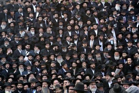 Thousands Of Hasidic Rabbis Get Together For Epic Group Photo Metro News