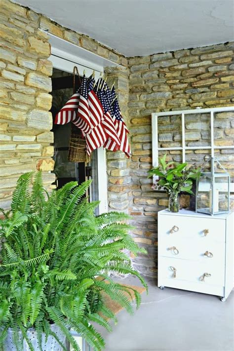 Stained american flag last name wood round. Easy DIY American Flag Display for the Front Door ...
