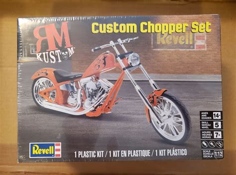 Revell Custom Chopper Set 112 Scale Plastic Model Motorcycle Kit