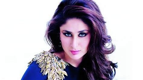 She is the daughter of actors randhir kapoor and babita, and the younger sister of actress karisma kapoor. Kareena Kapoor Khan back in Dabangg 3