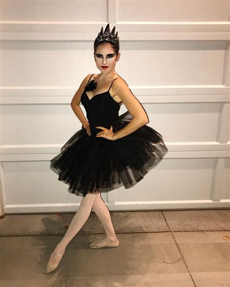 Black Swan Halloween Costume Via Rach Parcell Ballerina Halloween Costume Halloween Coustumes