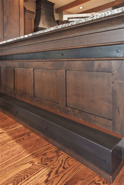Standard bar top dimensions and specifications for bar tops with or without bar rail. Bar front panel question