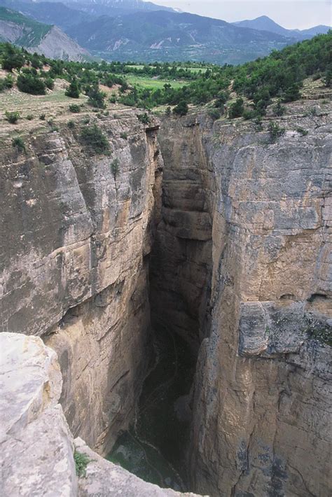 Maybe you would like to learn more about one of these? Cehennemdere kanyonu/Ardanuç/Artvin/// Çoruh Nehrinin ...