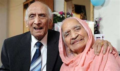 World S Oldest Married Couple With Total Age Of 211 Celebrates Their Birthday On Same Day