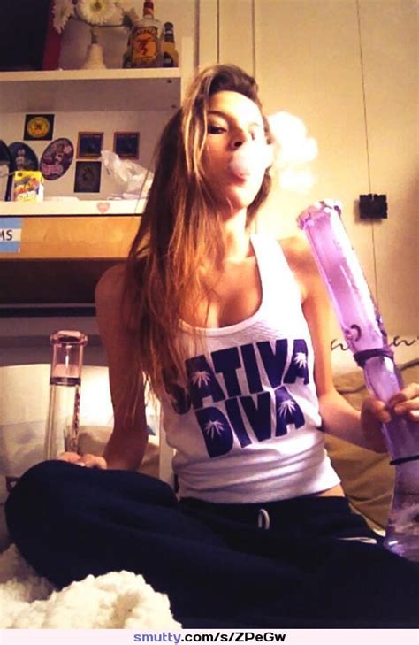 Sexy Stonerchick Bong Weed Tits Smutty Com