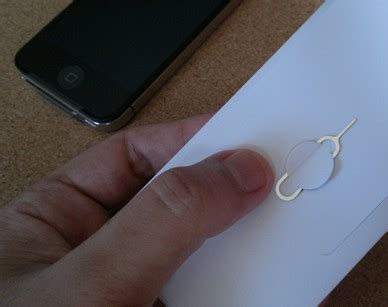 It may not display this or other websites correctly. How to Open Apple iPhone 4S Micro SIM Card Tray Slot in 8 Easy Steps - TechPinas
