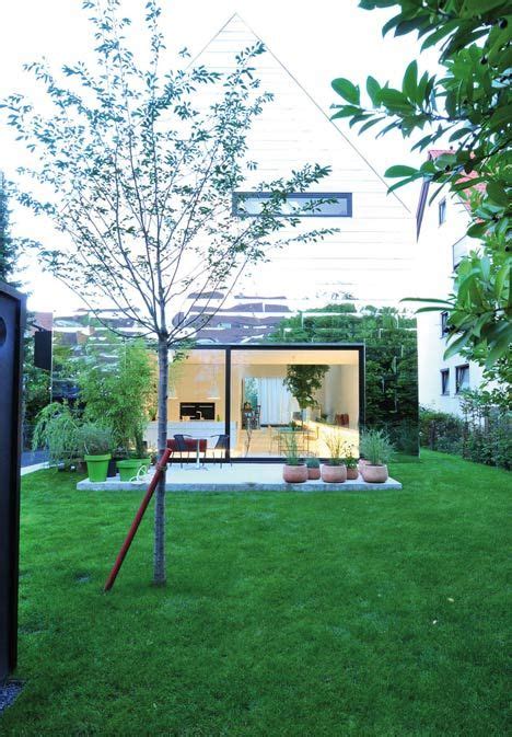 Bernd Zimmermanns Mirror Clad House Wz2 Distorts Its Surroundings House Of Mirrors Architekt