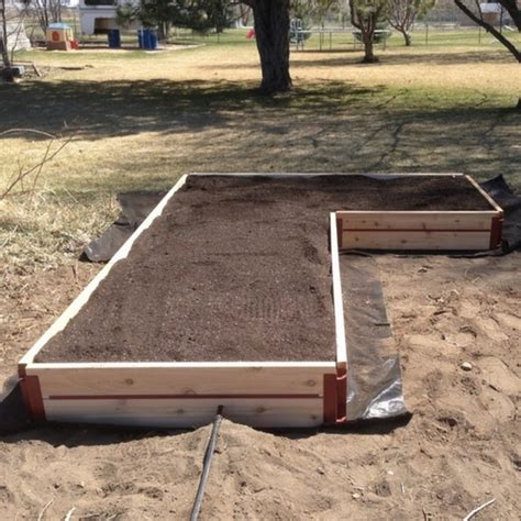 Fast and easy connection to wood boards, sold separately. 10″ Raised Bed Corner Brackets (Qty 4) - Grow It Now