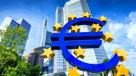 Istituita il 1º giugno 1998 succedendo all'istituto monetario europeo, in vista dell'introduzione dell'euro il 1º gennaio. Nuevos estímulos del BCE a la banca europea - Diario ...