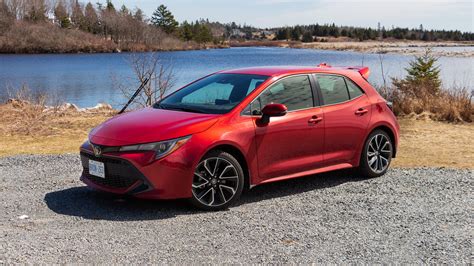 2019 Toyota Corolla Hatchback Manual Se Upgrade Review Autotraderca