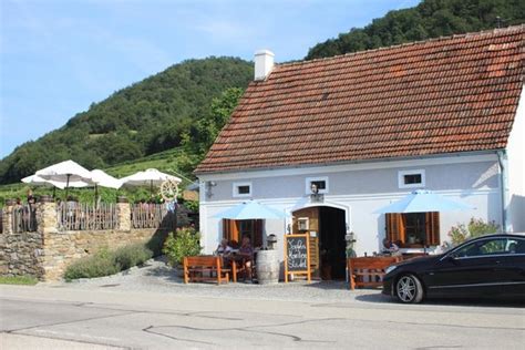 Würzig, gehaltvoll, oder eben federleicht und spielerisch. Pulker's Heuriger, Rossatz - Restaurant Bewertungen ...