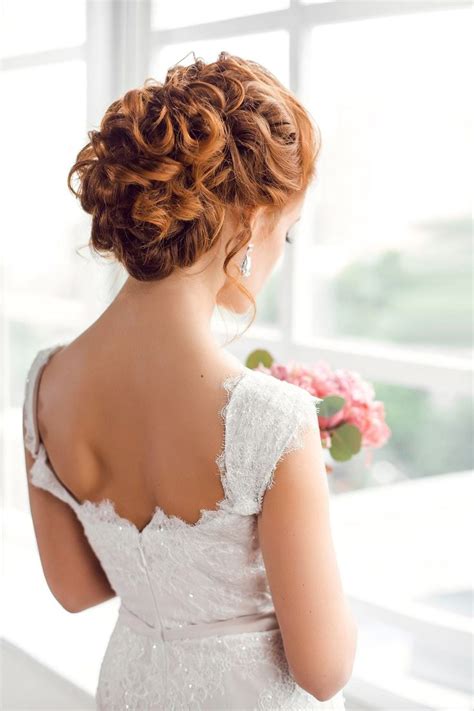 Curly Wedding Hairstyles Looks For Every Kind Of Bride Wedding Hair Inspiration Curly