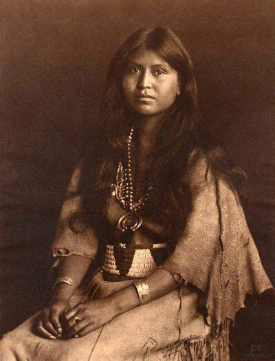 BELLA JOVEN MUJER APACHE Native American Women Native American
