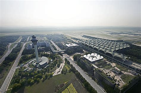 Wmkk) is malaysia's main international airport and one of the major airports of south east asia. Kuala Lumpur International Airport (KLIA), Malaysia's main ...