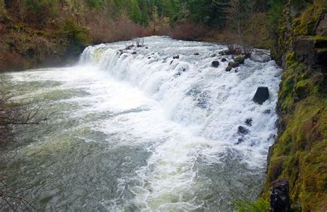 Kid Friendly Waterfall Adventures In Southern Oregon Travel Oregon