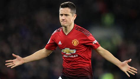 Ander herrera is a spanish footballer who plays as a midfielder. Ander Herrera Tipped to Join PSG for Free After Bumper Offer Threatens to Derail New Man Utd ...