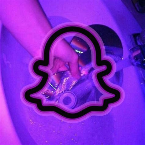 Neon Purple Snapchat Icon Iphone Wallpaper Tumblr Aesthetic Iphone