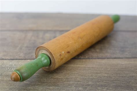 Vintage Rolling Pin With Green Handles Etsy Rolling Pin Vintage