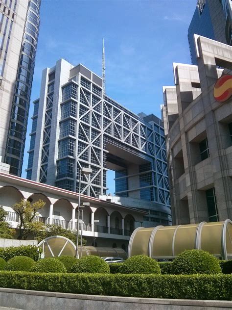 上海地铁) is a rapid transit system in shanghai, operating urban and suburban transit services to 14 of its 16 municipal districts and to huaqiao town, kunshan. Love To Travel Around The World: SHANGHAI TOP 10 ...