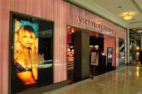 Victorias Secret Apologizes To Customer Who Says She Was Racially Profiled