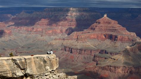 Tourists Enter Reopened Grand Canyon Despite Coronavirus Concerns
