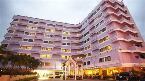 Zobrazte 58 recenzí zákazníků, 37 fotografií cestovatelů a skvělé nabídky pro zařízení charming inn hotel, které se v pattaye umístilo jako 281. Beach Road Hotels - Mast Yatri