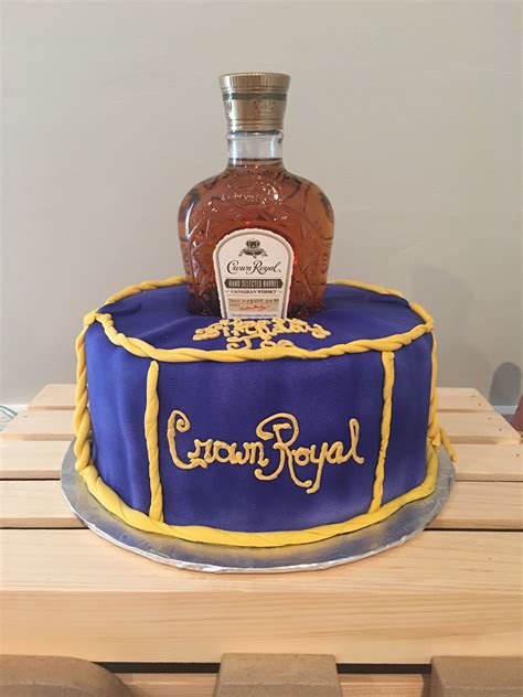 Now you might be wondering to know about the place where you can order the best birthday cake for your husband and floweraura is the answer for you. My husbands 40th birthday cake | Husband 40th birthday ...