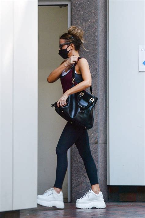 Kate Beckinsale Was Spotted In Ny Wearing Tight Leggings Photos Fappeningtime