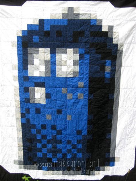 8bitpixélisé Doctor Who Tardis Lap Quilt Par Makkaroniart Sur Etsy