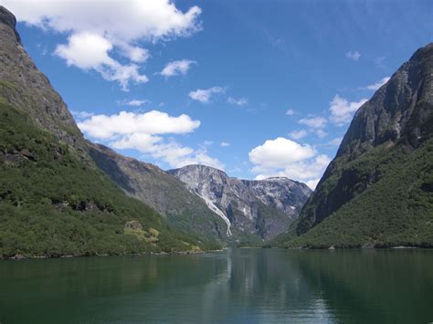 Noruega Naturaleza Y Eternos Fiordos Magnet Trips