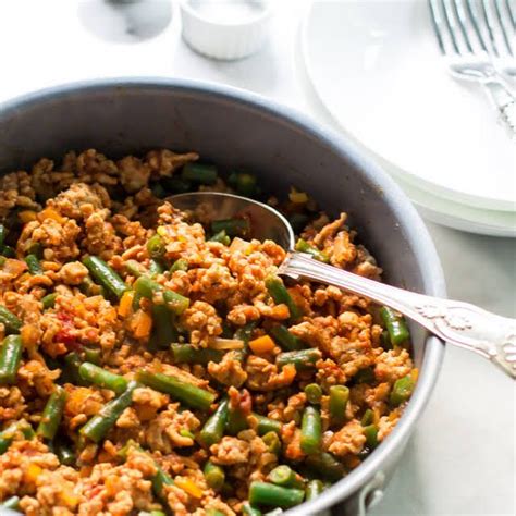 Easy and delicious ground turkey recipes for your ketogenic diet! Ground Turkey Skillet with Green Beans | Recipe | Green ...