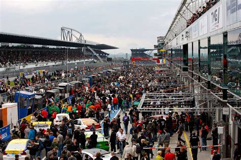 24 Stunden Nürburgring 2014 Zurich Ist Titelsponsor Des 42